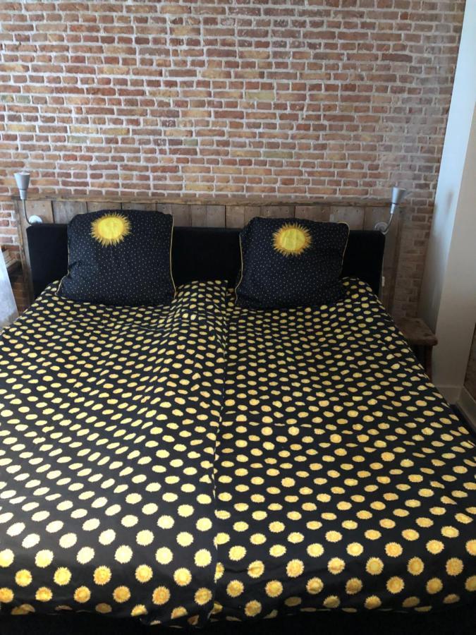 Huys Aan De Haven Hotell Zierikzee Exteriör bild